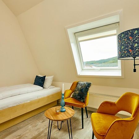 Rochter Landhotel Цельтинген-Рахтиг Экстерьер фото