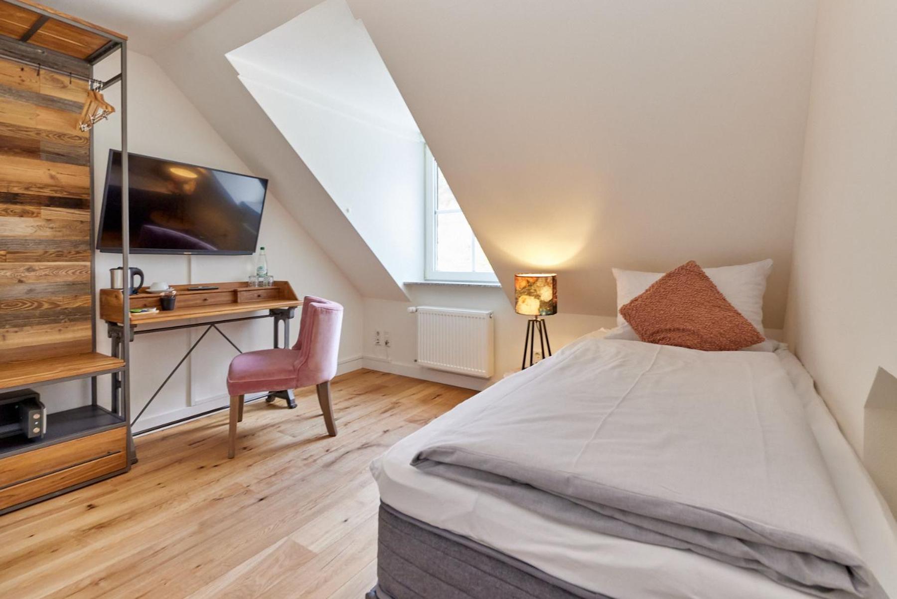 Rochter Landhotel Цельтинген-Рахтиг Экстерьер фото
