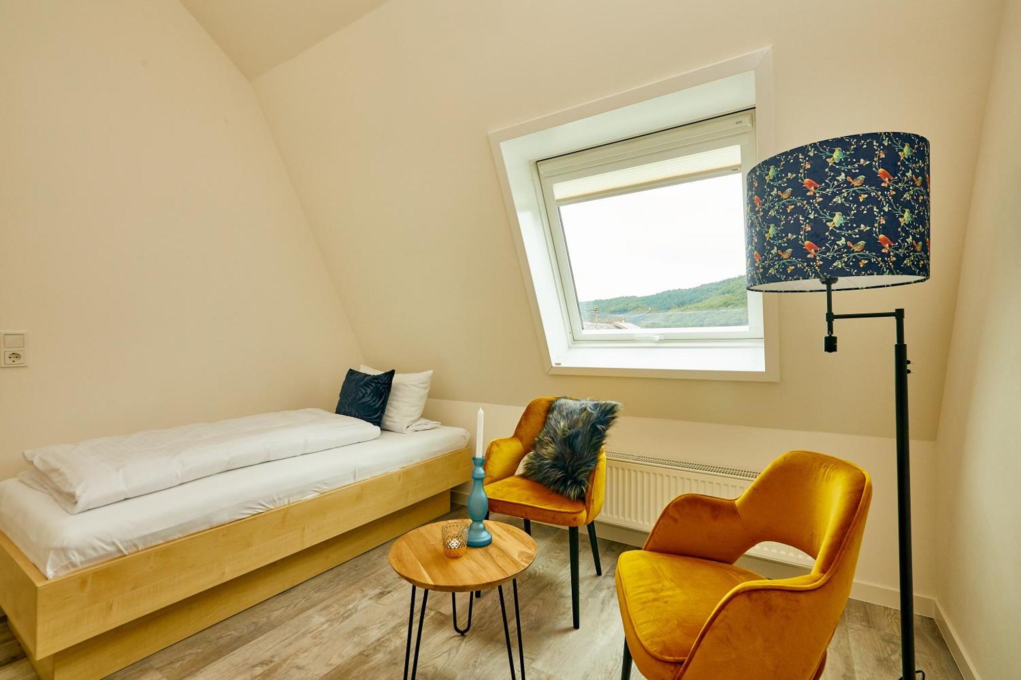 Rochter Landhotel Цельтинген-Рахтиг Экстерьер фото