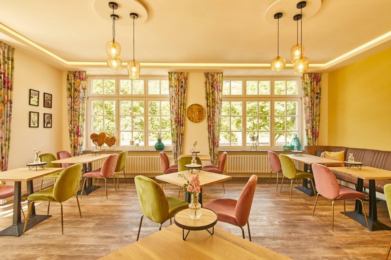 Rochter Landhotel Цельтинген-Рахтиг Экстерьер фото